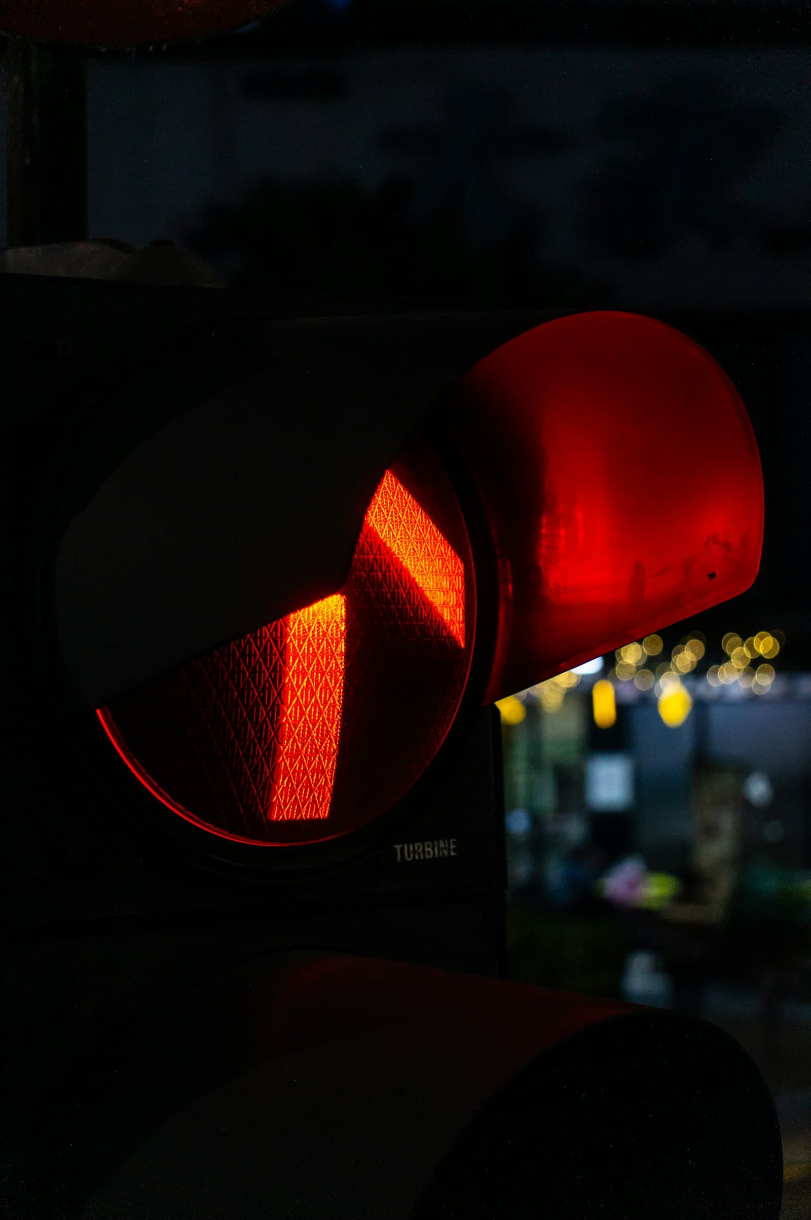 Intelligent Red-Light Enforcement System in service